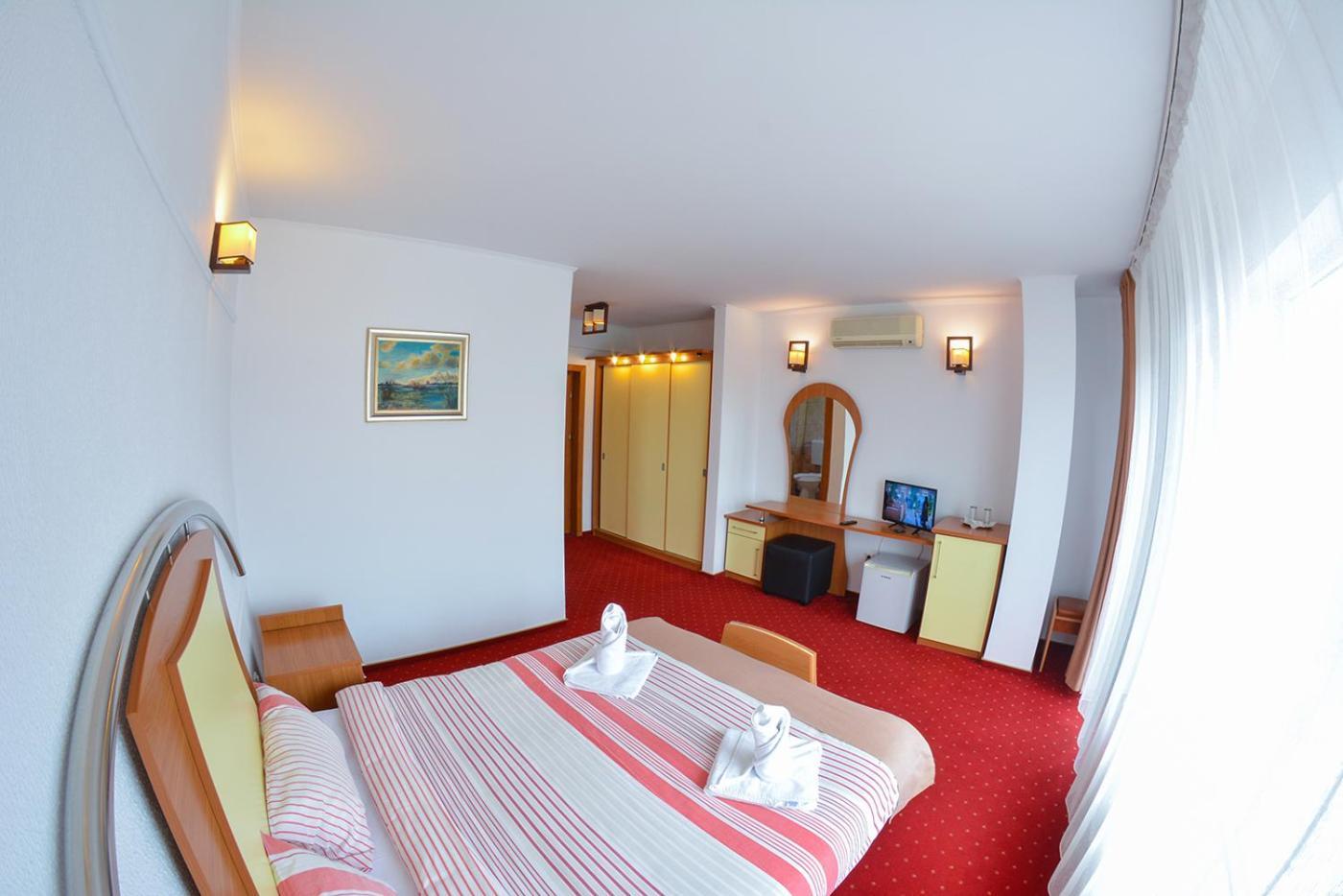 Hotel Pensiune Valentina Râmnicu Vâlcea Exterior foto