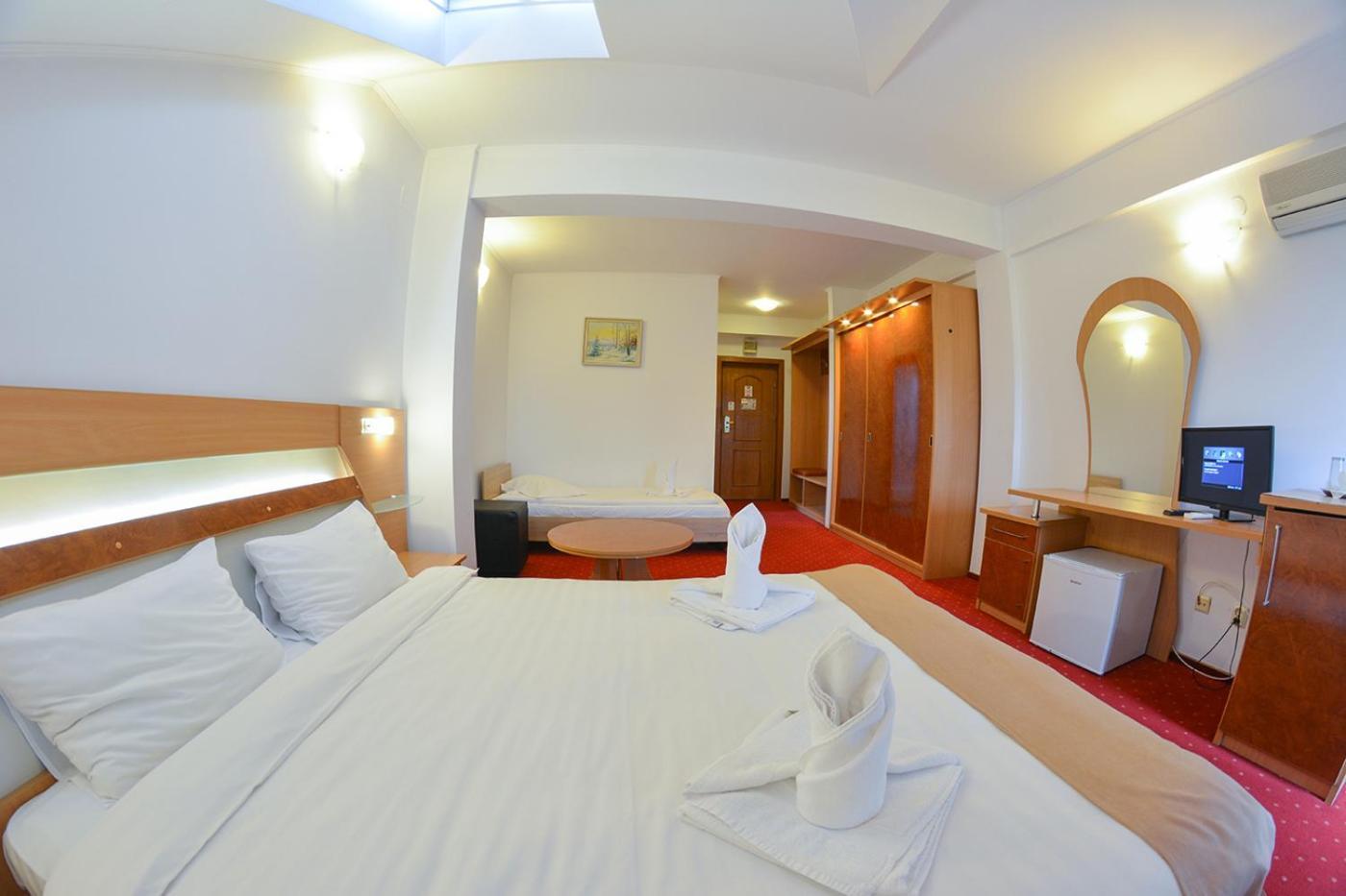 Hotel Pensiune Valentina Râmnicu Vâlcea Exterior foto