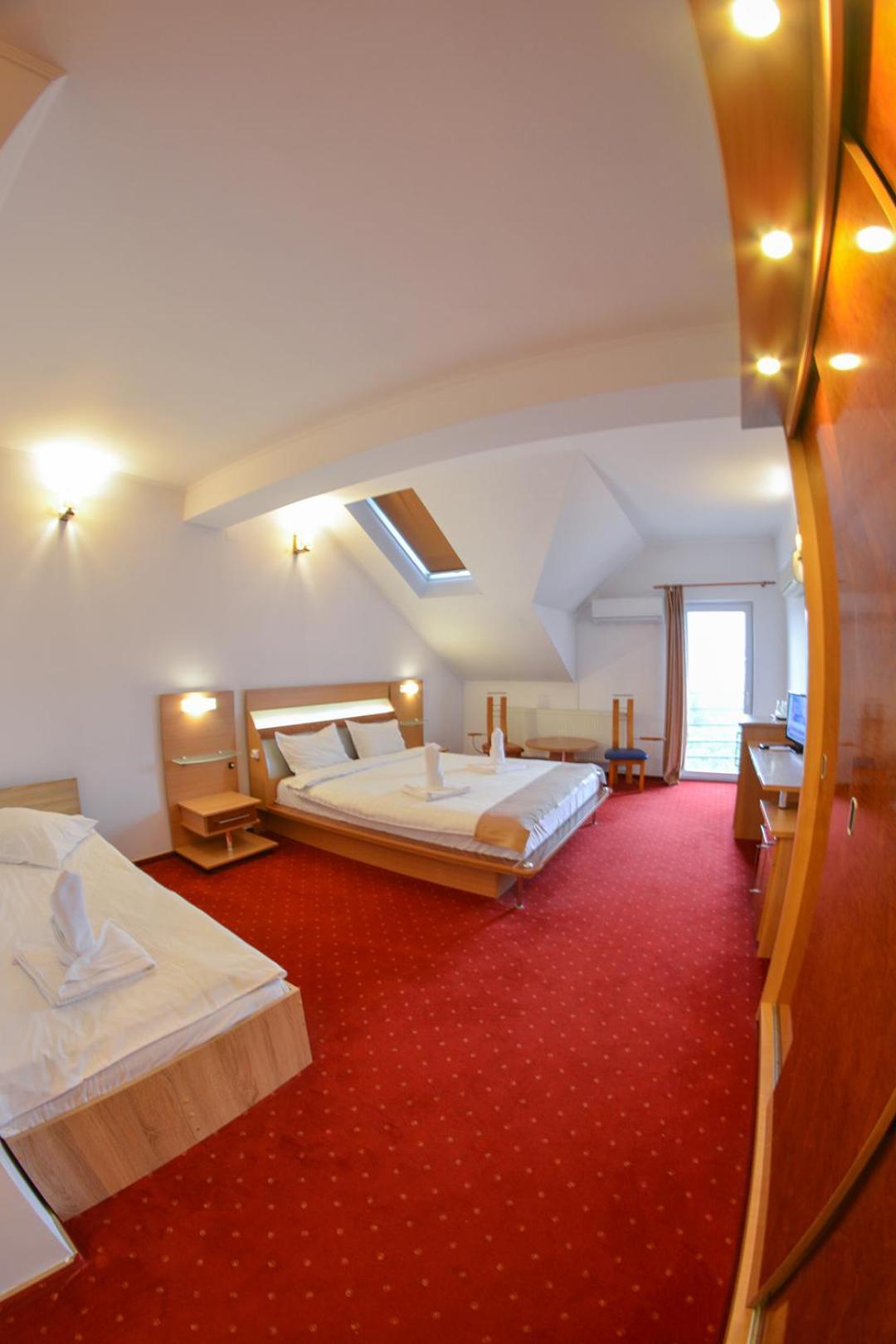 Hotel Pensiune Valentina Râmnicu Vâlcea Exterior foto