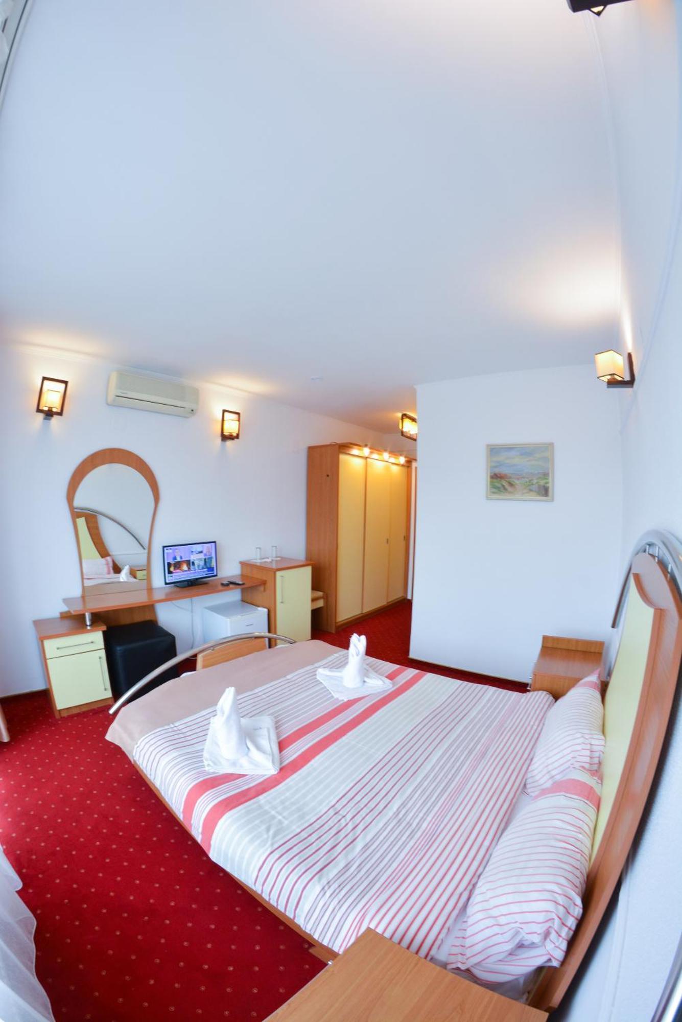 Hotel Pensiune Valentina Râmnicu Vâlcea Exterior foto