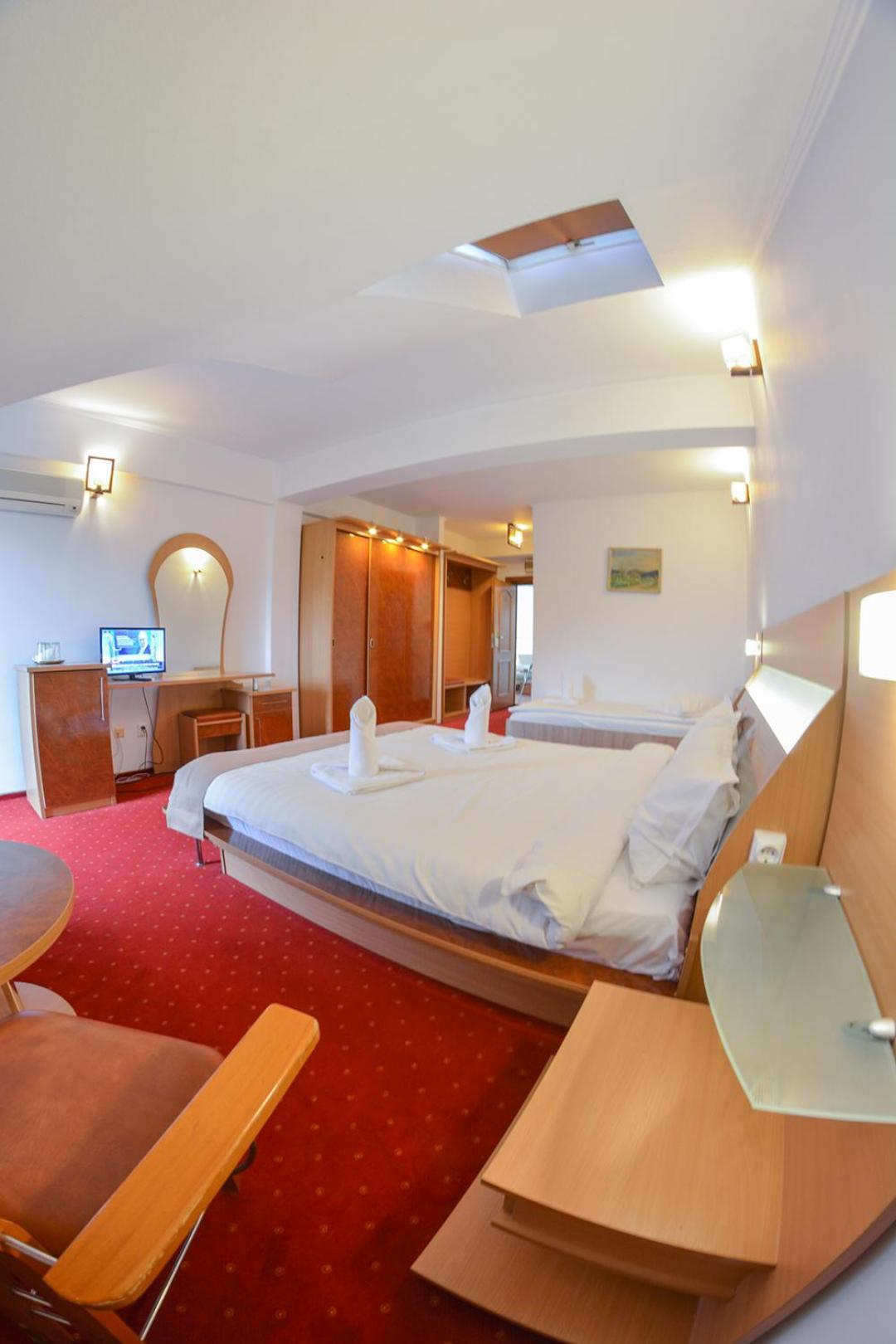 Hotel Pensiune Valentina Râmnicu Vâlcea Exterior foto