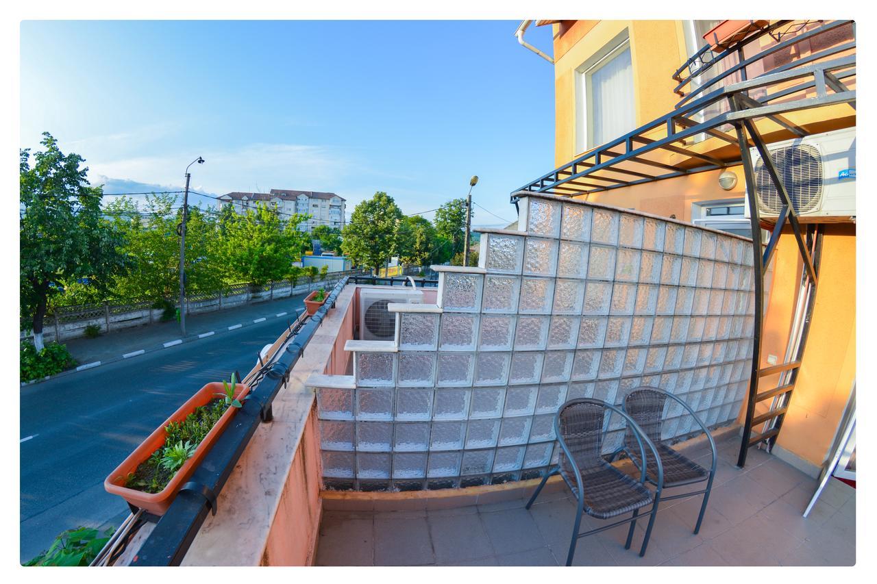 Hotel Pensiune Valentina Râmnicu Vâlcea Exterior foto