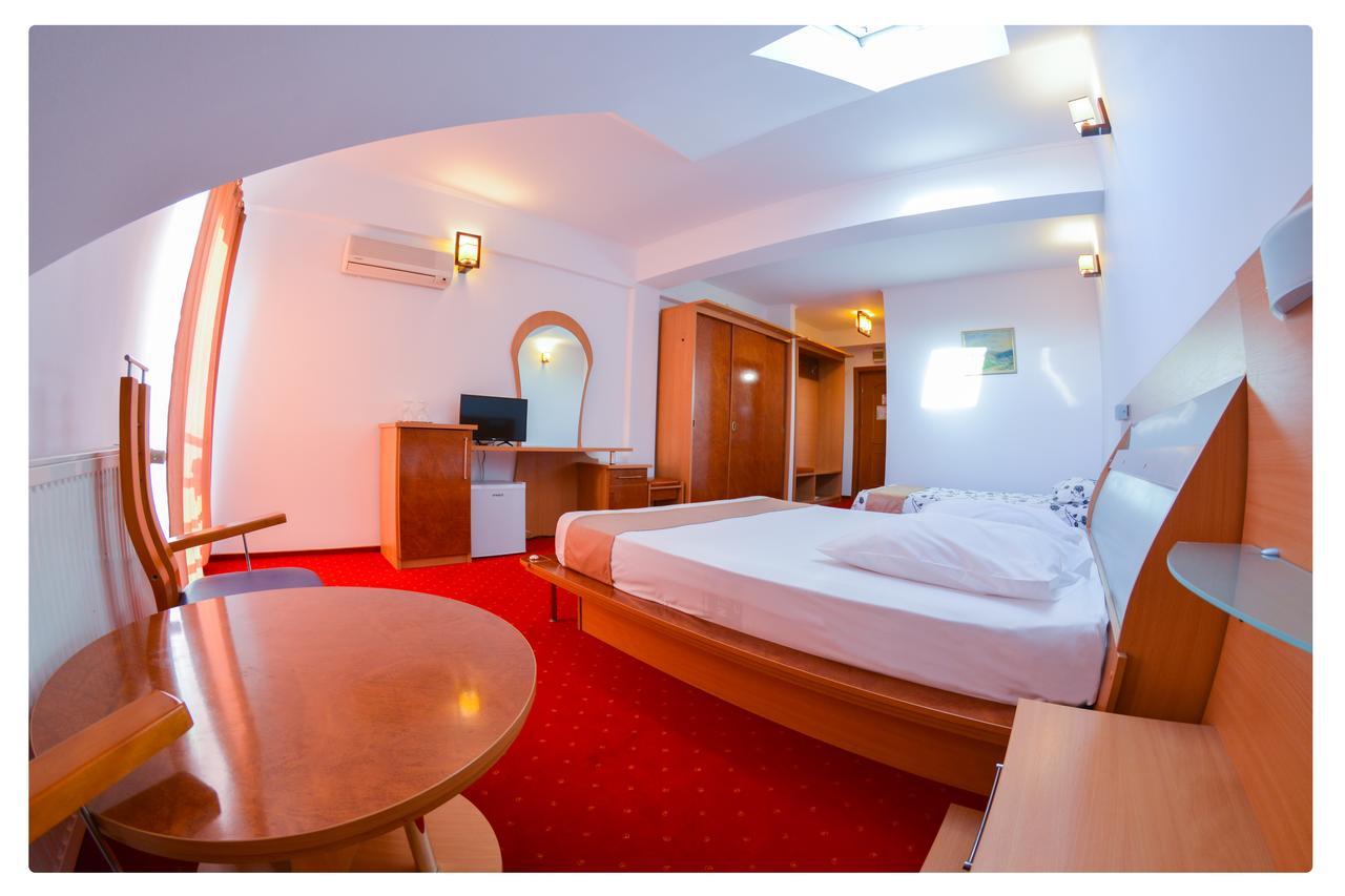Hotel Pensiune Valentina Râmnicu Vâlcea Exterior foto